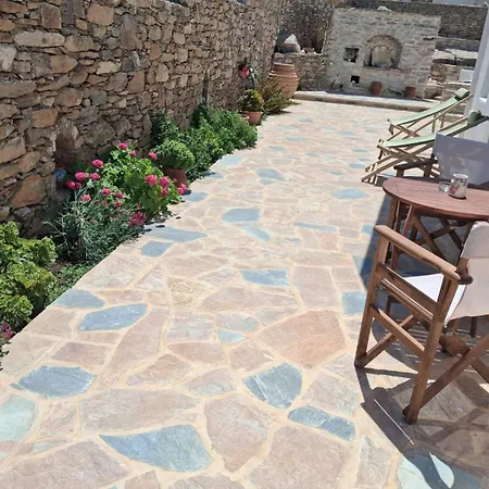 Arkesini Apartments * Arkesini