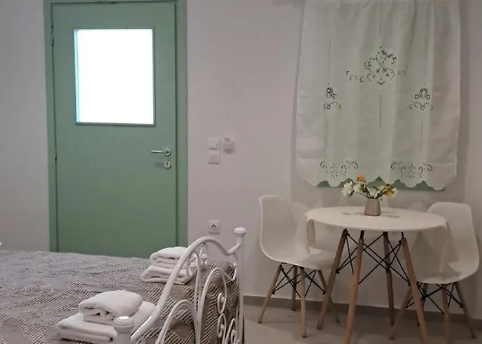 Arkesini Apartments * Arkesini